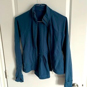 Women’s Lululemon sweater. Size small.